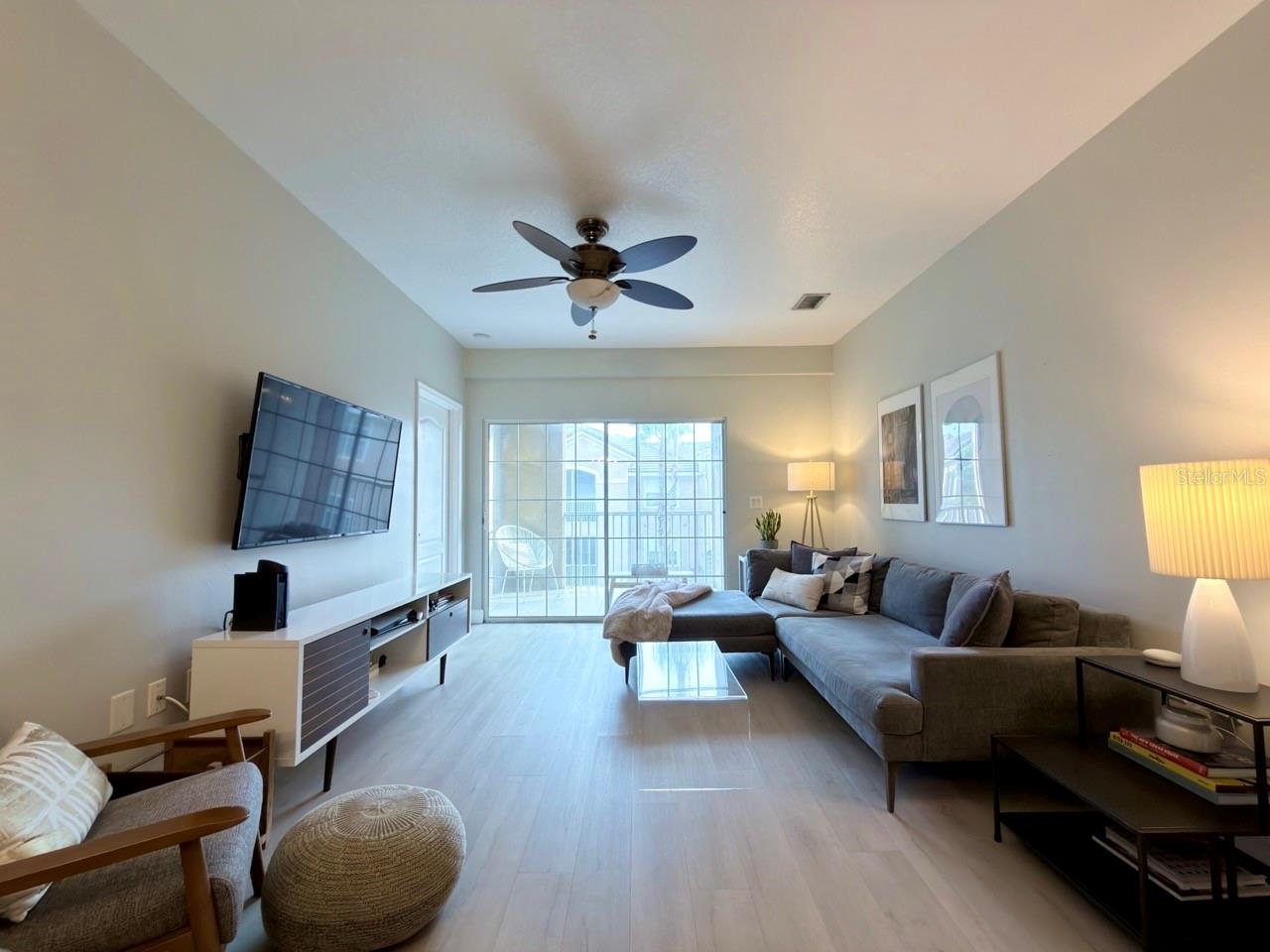SUMMERGATE CONDO PH 01 5923/0662 - Residential