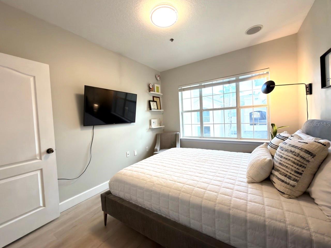SUMMERGATE CONDO PH 01 5923/0662 - Residential