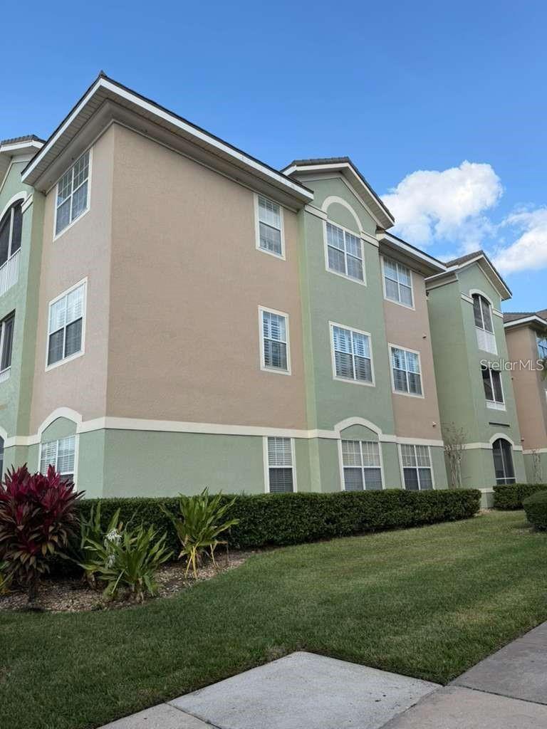 SUMMERGATE CONDO PH 01 5923/0662 - Residential
