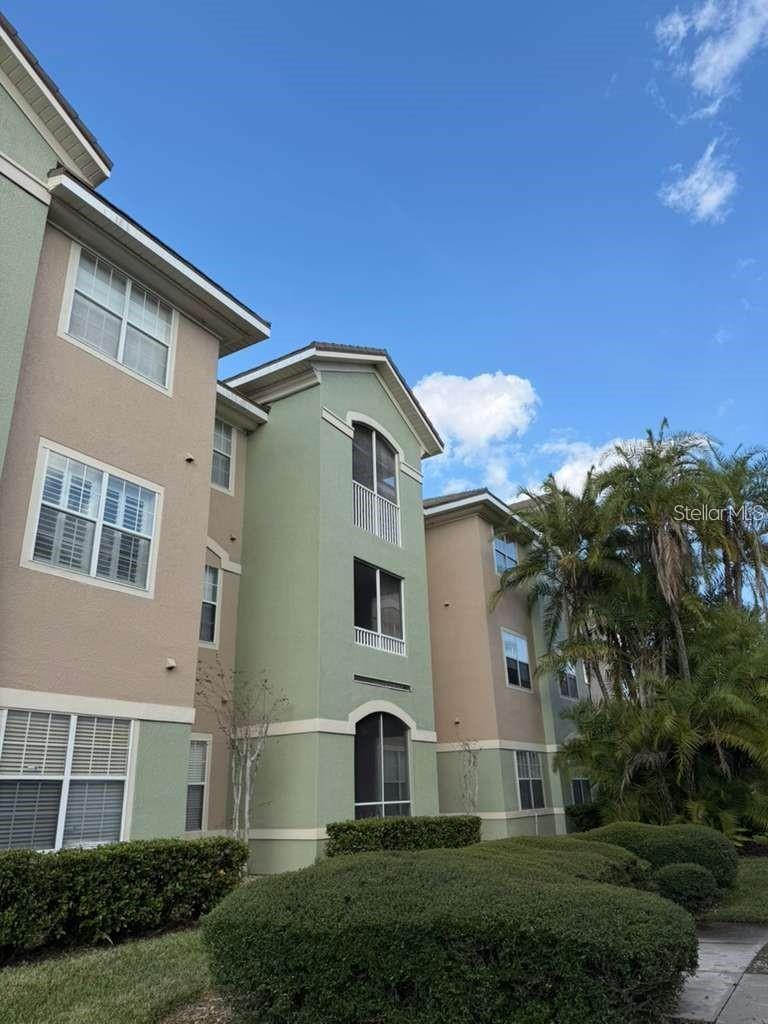 SUMMERGATE CONDO PH 01 5923/0662 - Residential