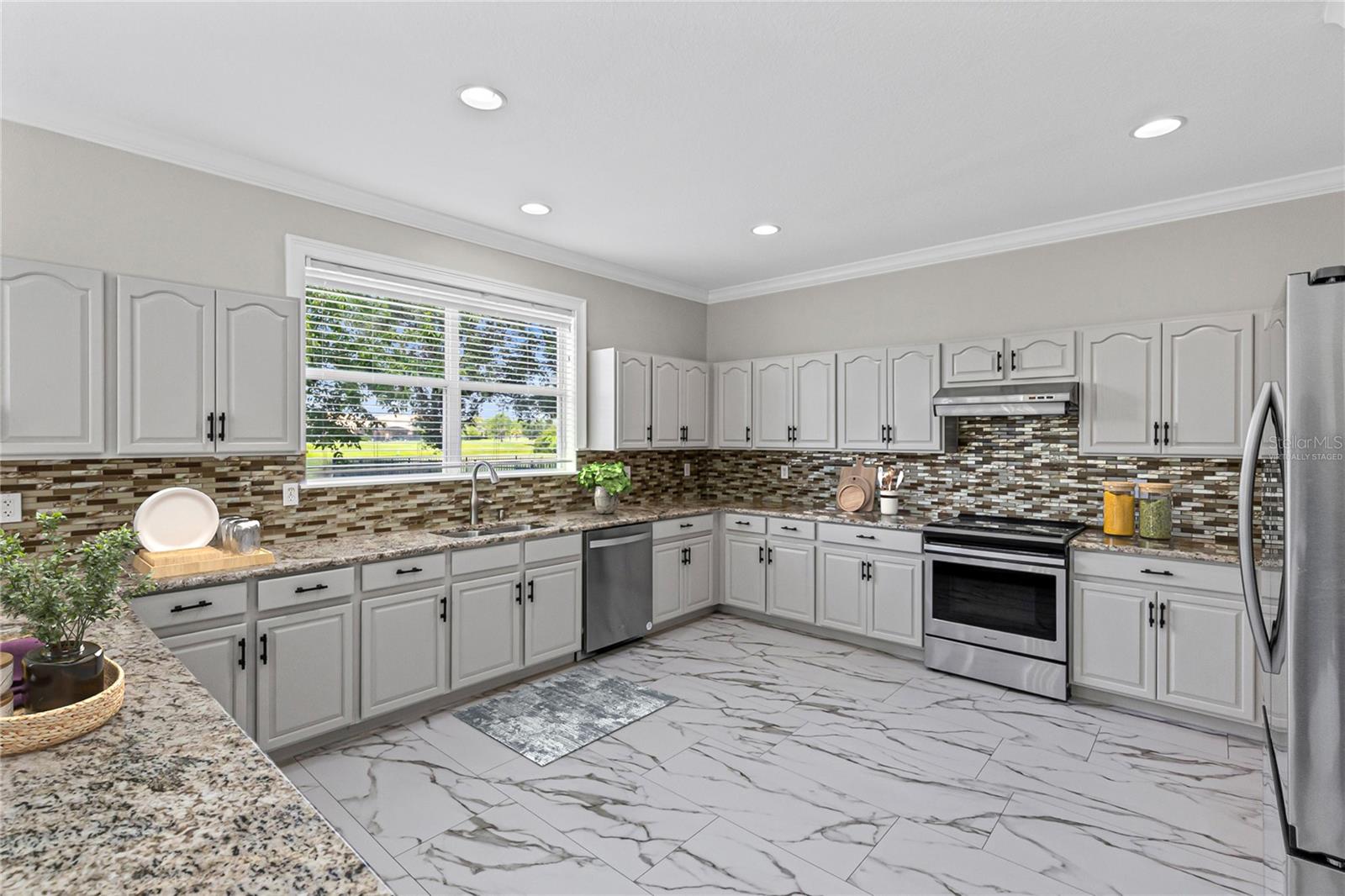 EAGLE CREEK - Residential