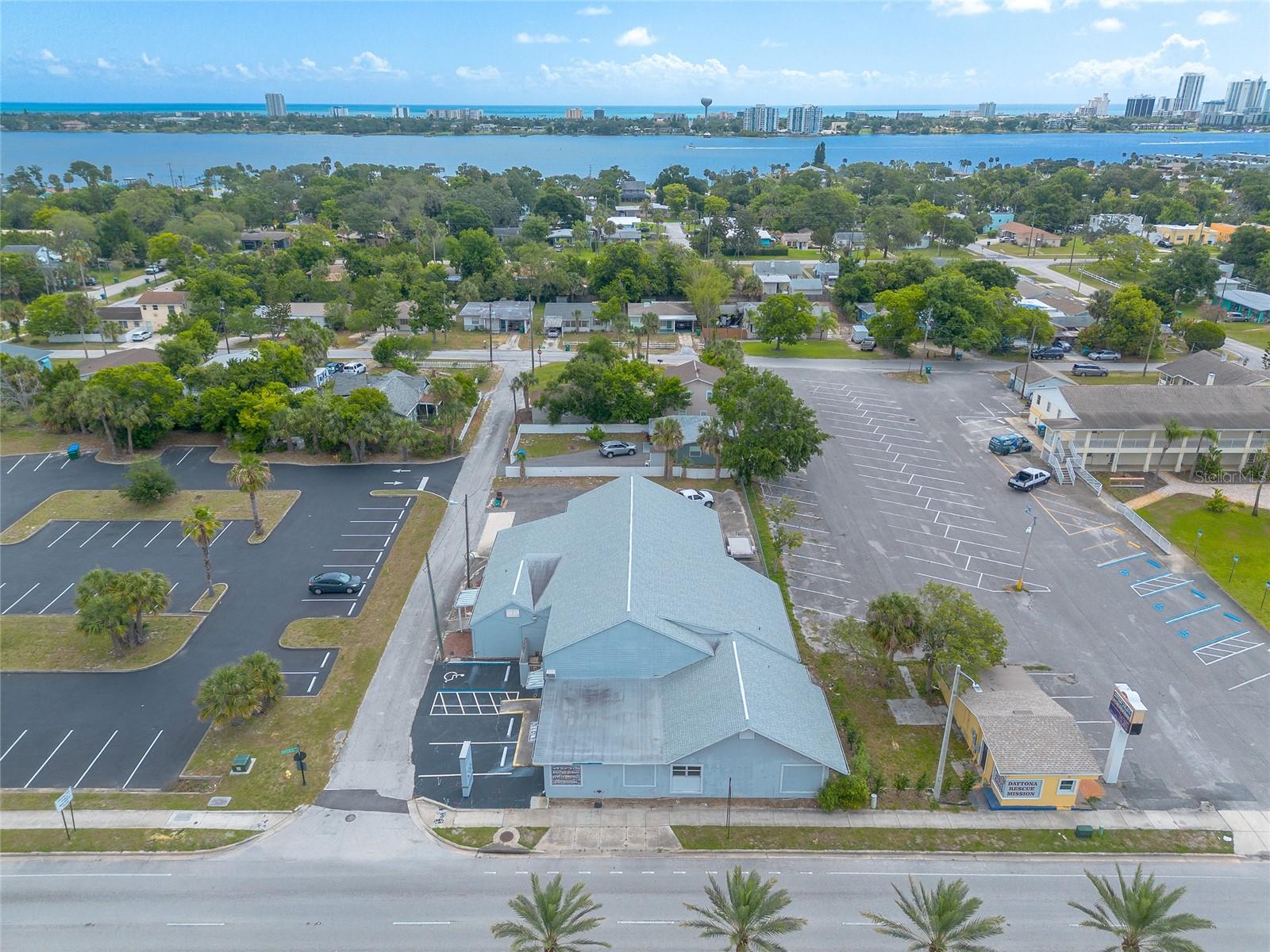 MASON & CARSWELLS HOLLY HILL - Commercial Sale
