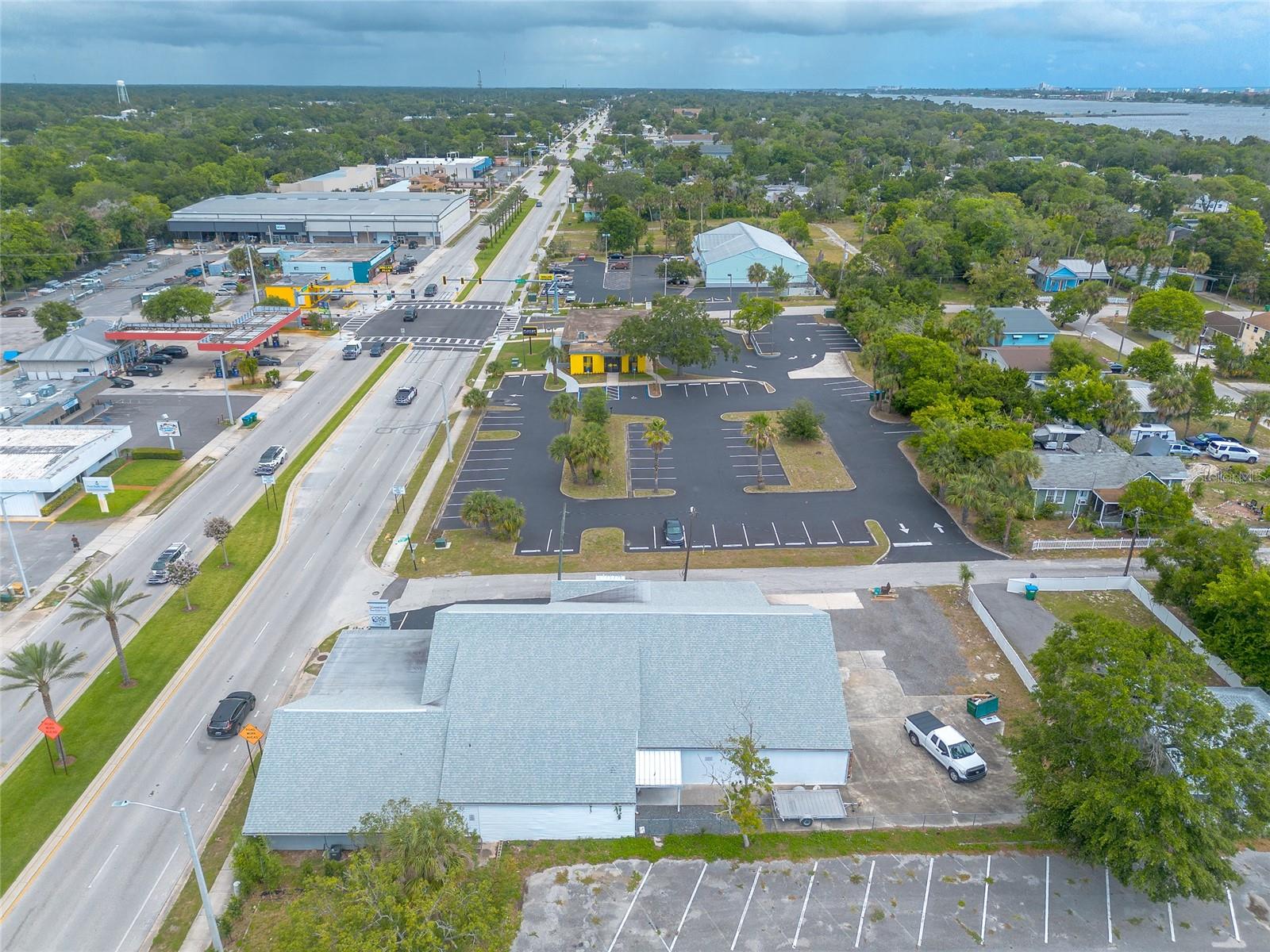 MASON & CARSWELLS HOLLY HILL - Commercial Sale