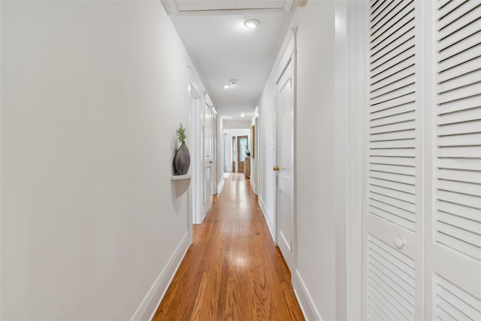 NEW SUBURB BEAUTIFUL - Residential
