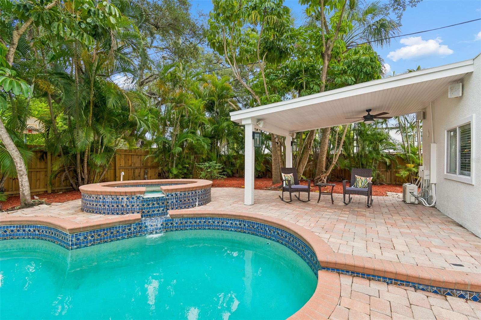 NEW SUBURB BEAUTIFUL - Residential