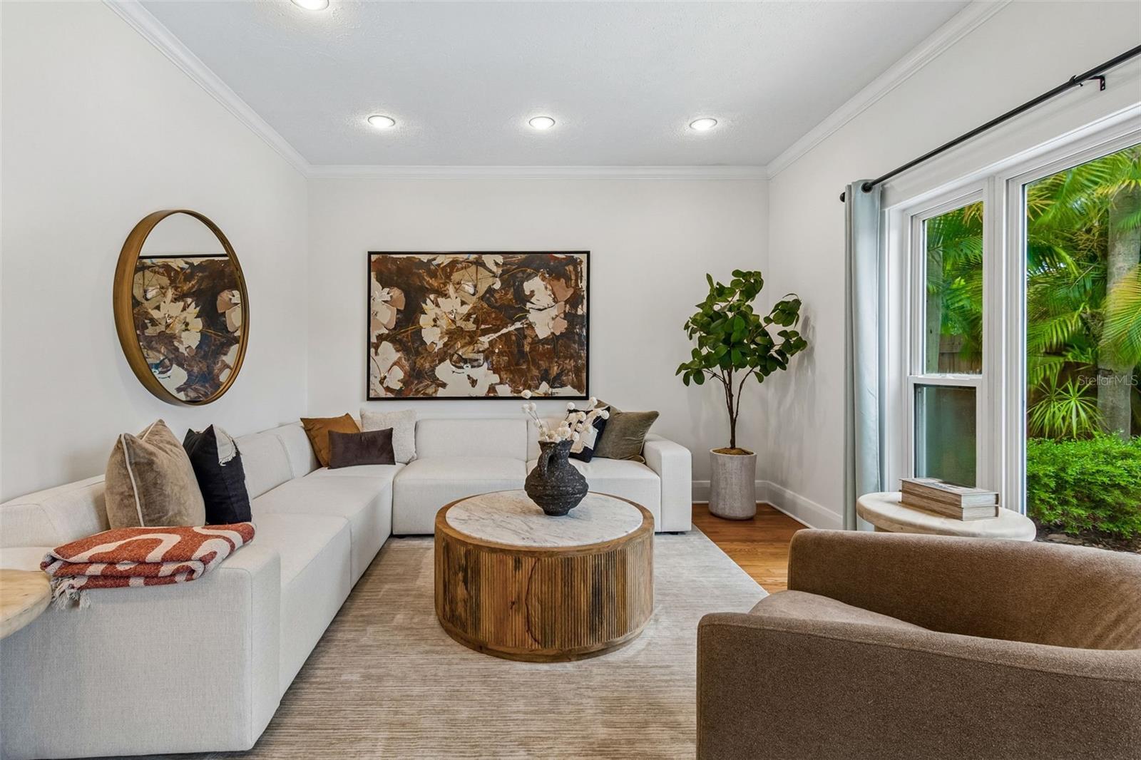 NEW SUBURB BEAUTIFUL - Residential