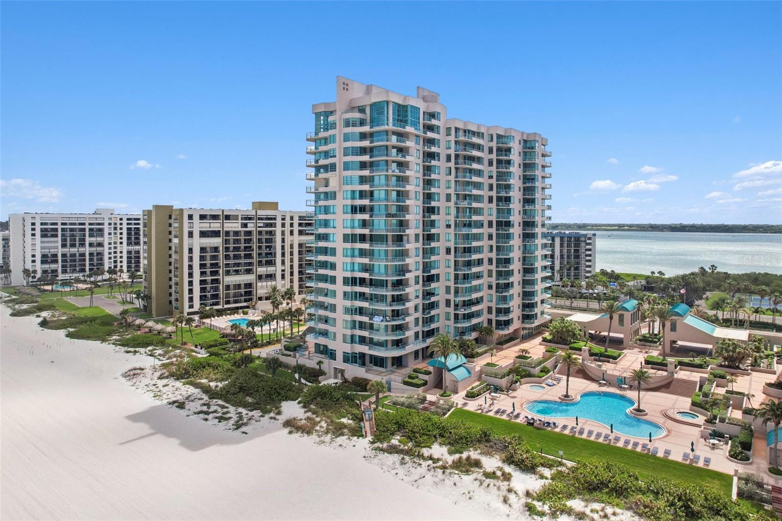 ULTIMAR ONE CONDO - Residential