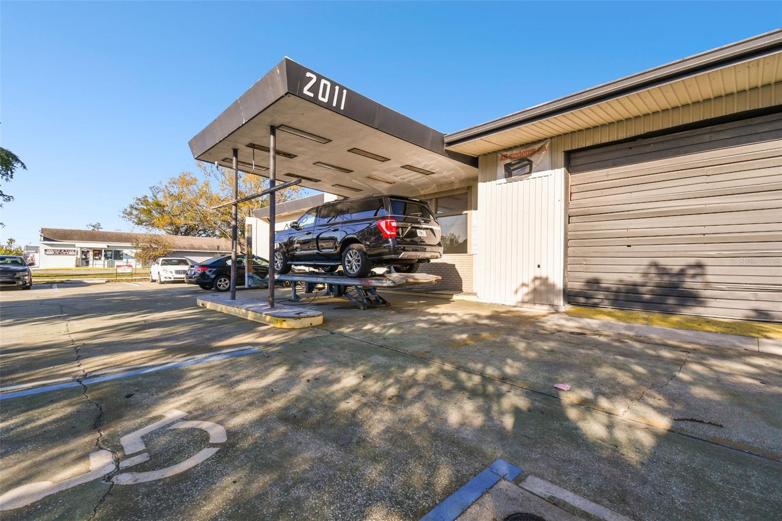 ORANGE ESTATES - Commercial Sale