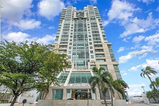 Experience luxury living at Condominio Atlantis, one of San Juan's most sought-after residences! This stunning one-bedroom apartment offers 1,126 sq. ft. of modern elegance, featuring an open-concept kitchen, high ceilings, and floor-to-ceiling windows that fill the space with natural light. Enjoy the view of Old San Juan, Bay and the Ocean. The master suite boasts an en-suite bathroom and a spacious walk-in closet, while the breathtaking views add to the unit’s charm. With two parking spaces, a full generator, water cistern, and top-tier amenities like a concierge, fitness center, and lounge, Atlantis provides both comfort and convenience. Plus, its short-term rental allowance makes it a rare investment opportunity. Don't miss this opportunity. Call today to schedule a private showing.