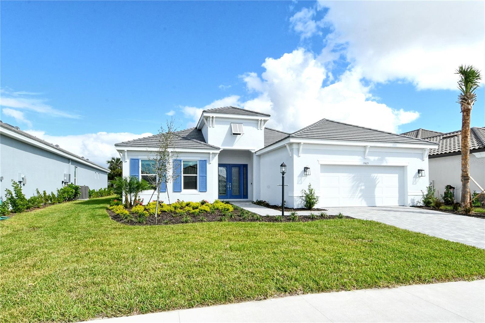 AZARIO ESPLANADE - Residential
