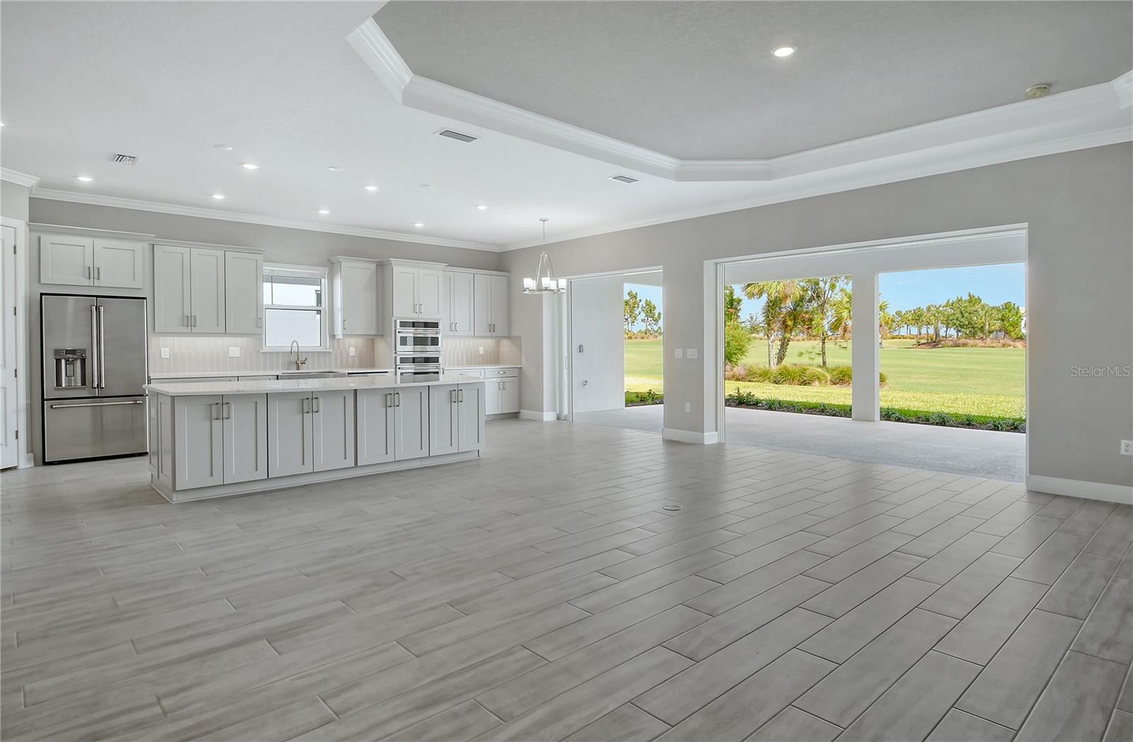 AZARIO ESPLANADE - Residential