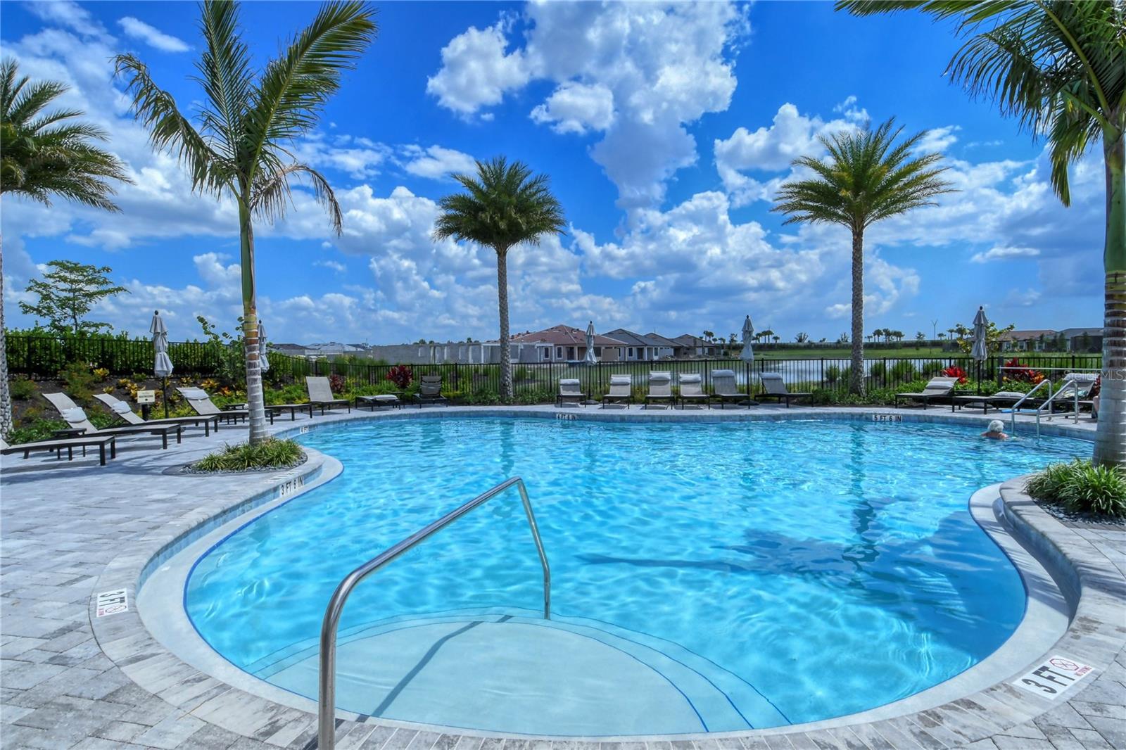 AZARIO ESPLANADE - Residential