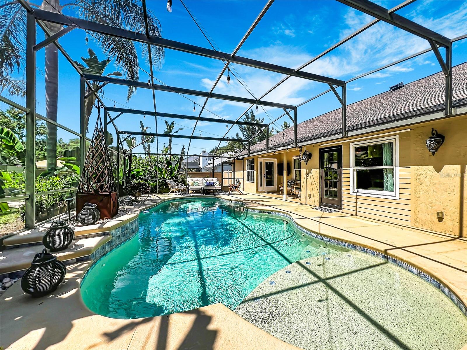 PEMBROOKE - Residential