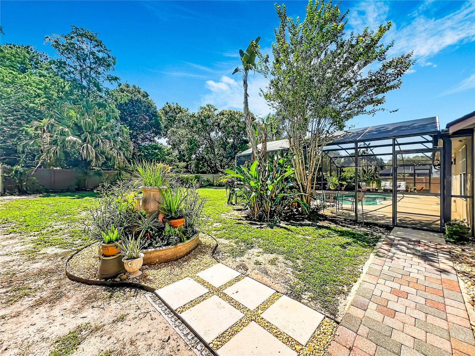 PEMBROOKE - Residential