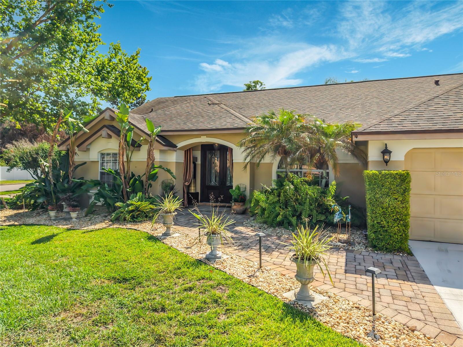 PEMBROOKE - Residential