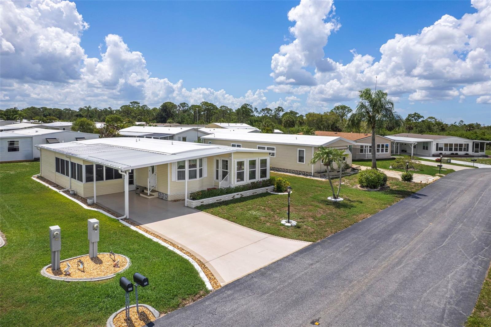 LA CASA MHP CO-OP - Residential