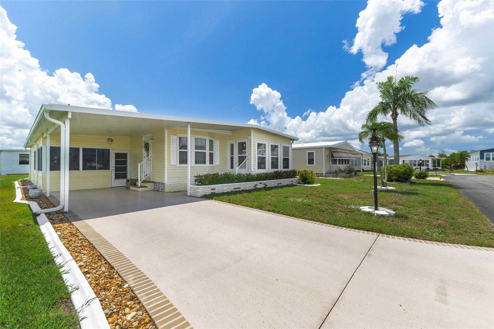 LA CASA MHP CO-OP - Residential