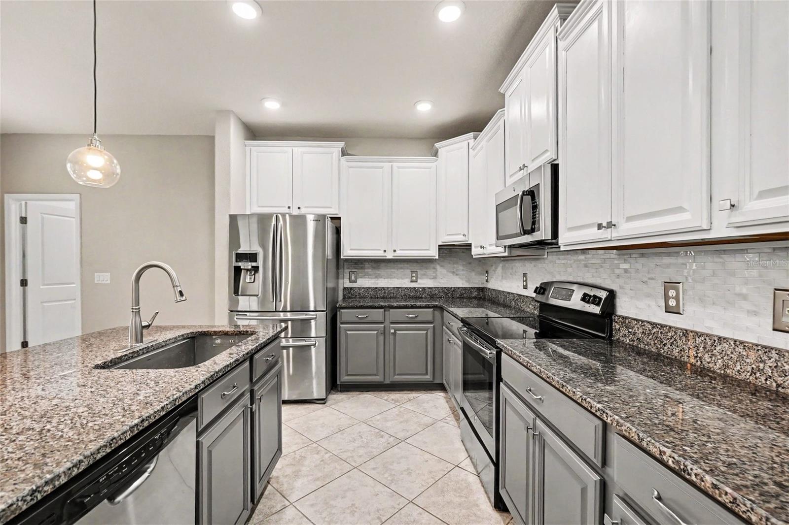 ENCLAVE AT BOYETTE - Residential