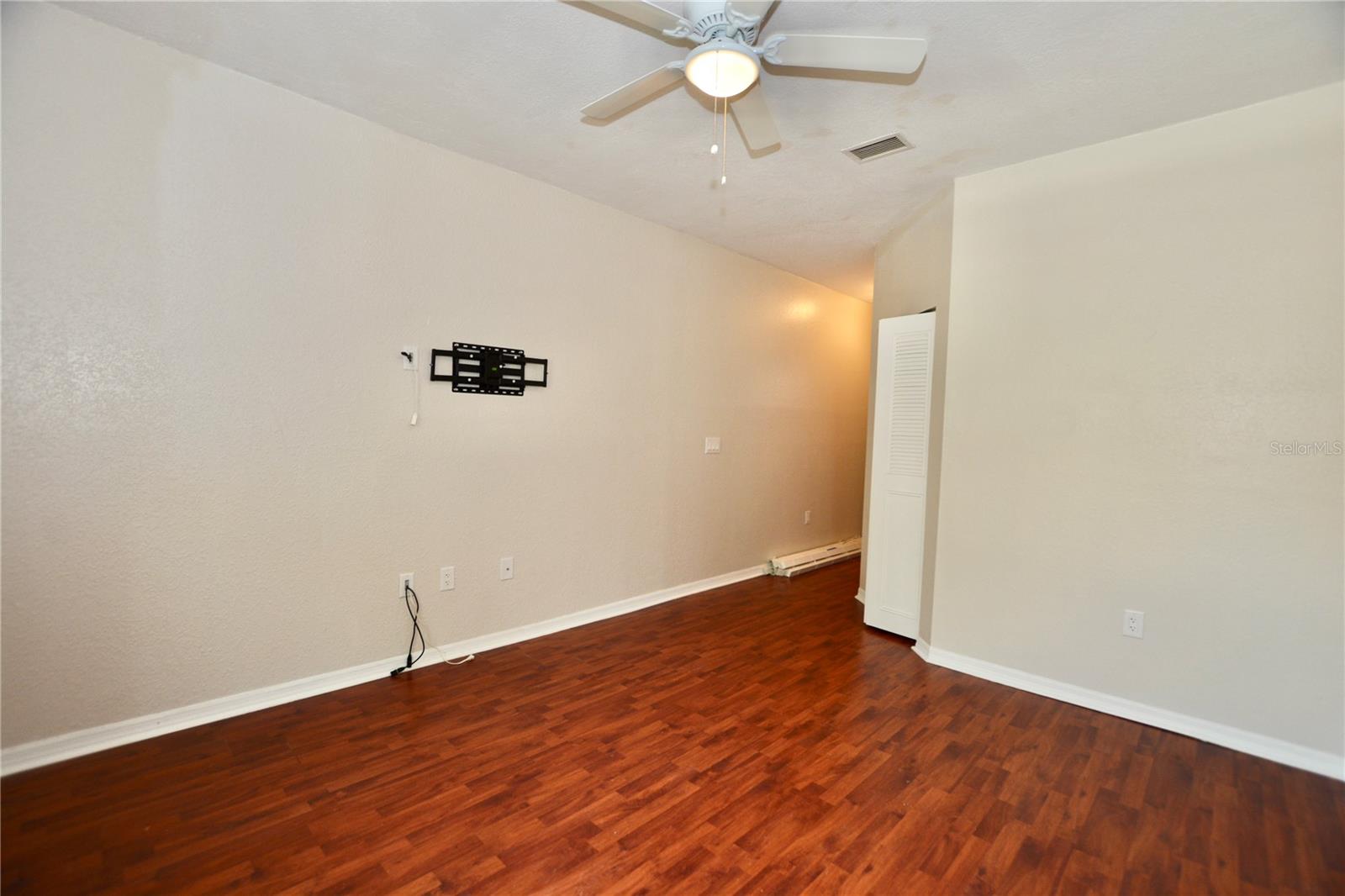 ISLAND WALK A CONDO - Residential Lease