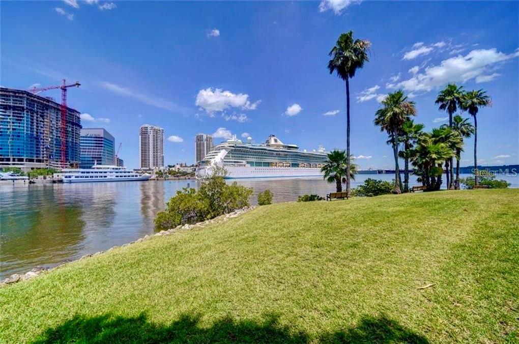ISLAND WALK A CONDO - Residential Lease