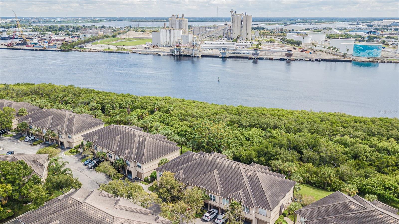 ISLAND WALK A CONDO - Residential Lease