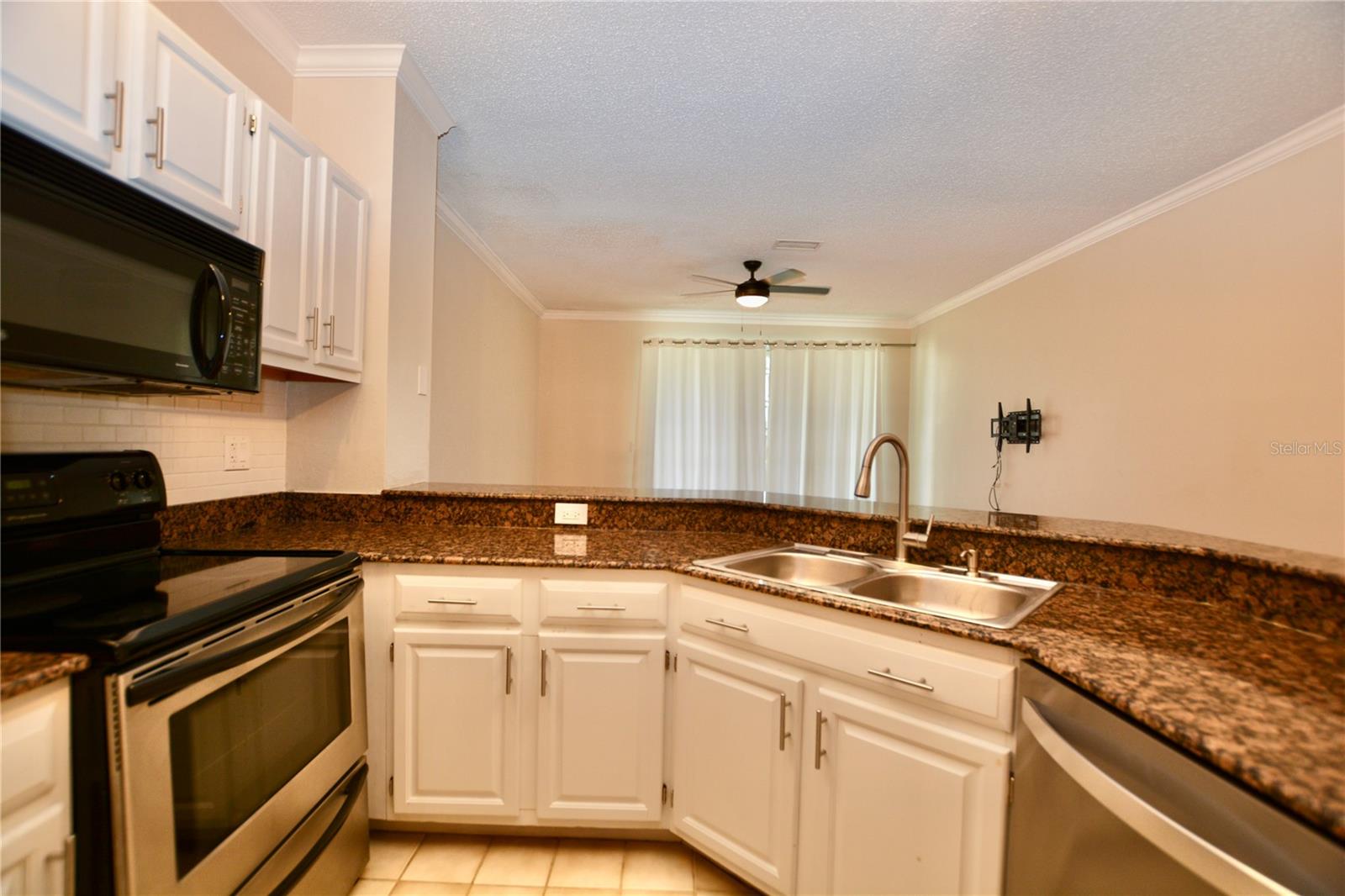 ISLAND WALK A CONDO - Residential Lease