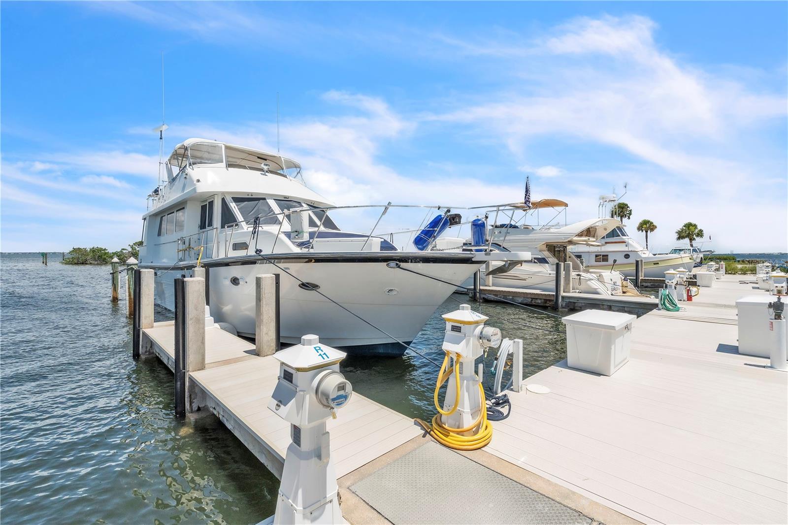 LONGBOAT KEY MOORINGS - Residential