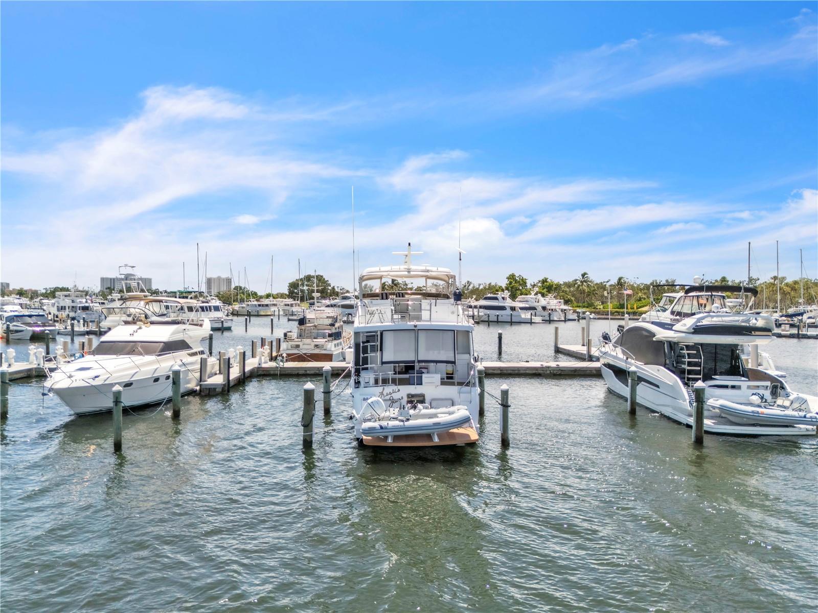 LONGBOAT KEY MOORINGS - Residential