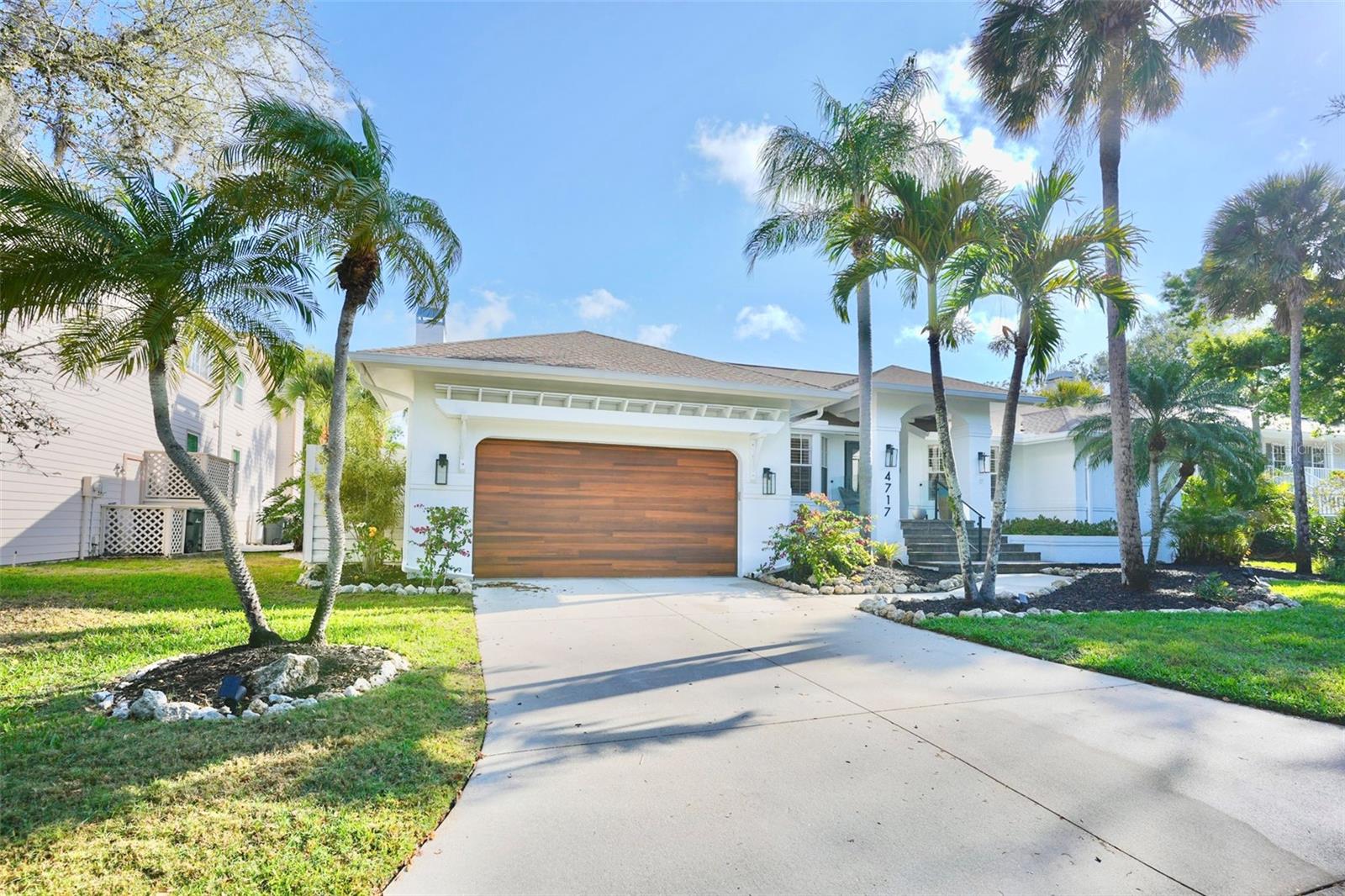 LAKES ESTATES 3 OF SARASOTA - Residential