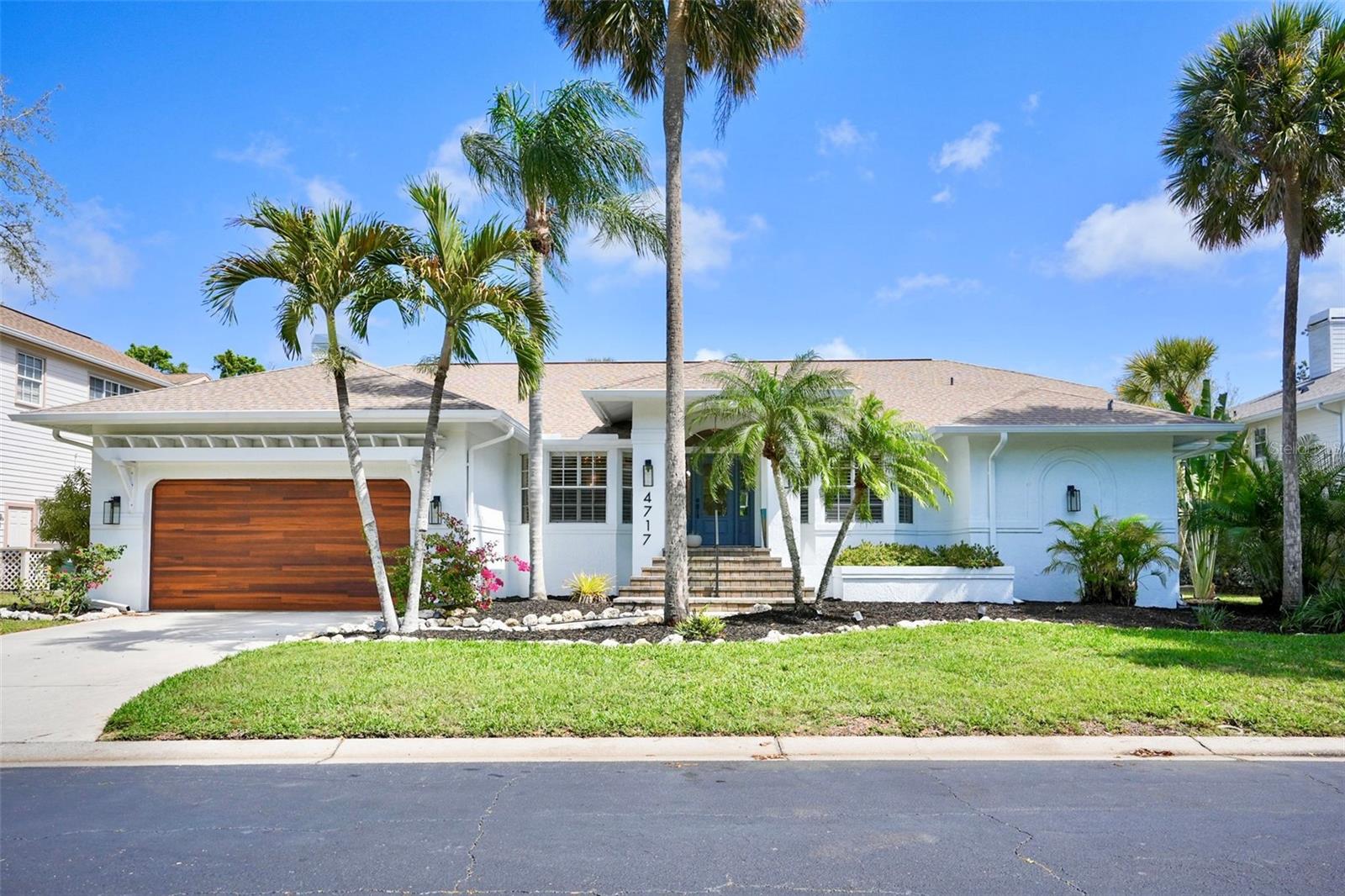LAKES ESTATES 3 OF SARASOTA - Residential