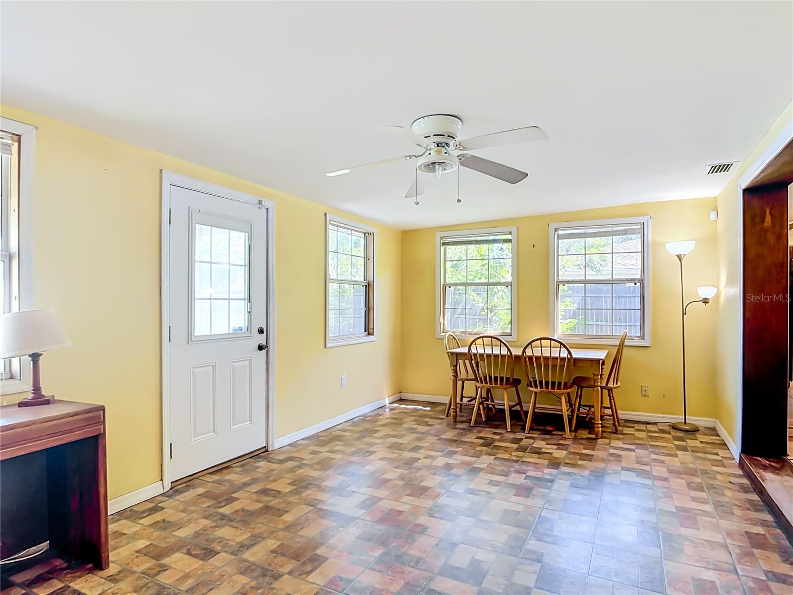 DELTONA LAKES UNIT 11 - Residential