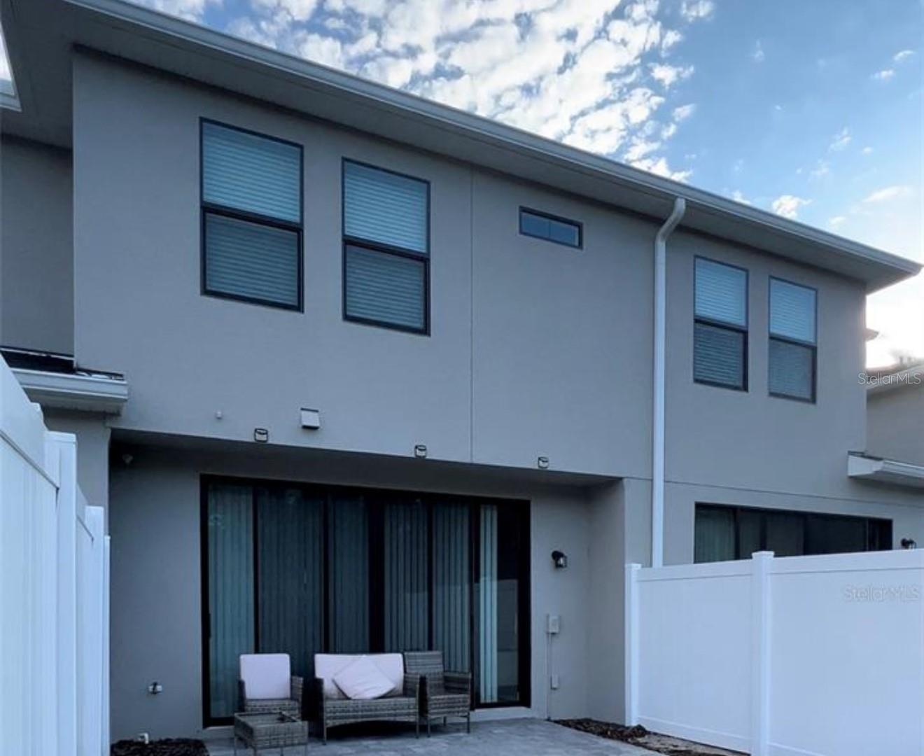 TERRA ESMERALDA TWNHMS - Residential Lease
