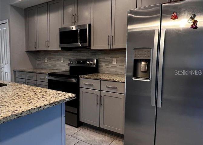 TERRA ESMERALDA TWNHMS - Residential Lease