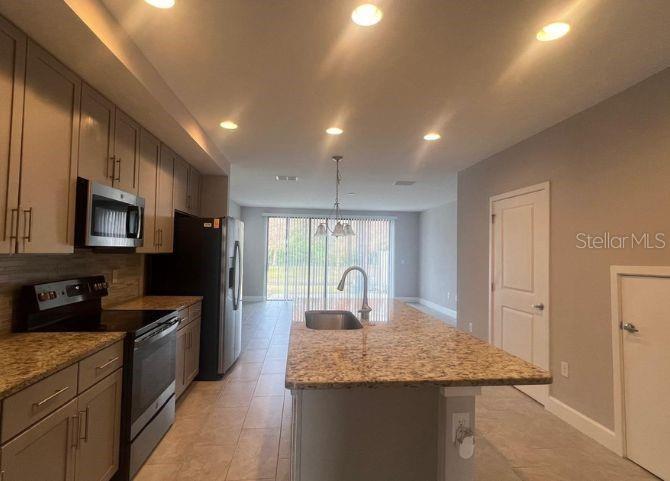 TERRA ESMERALDA TWNHMS - Residential Lease