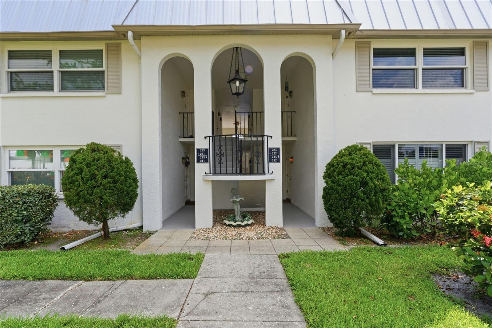 Located in the highly desirable Baywood Colony community, this rare ground-floor condo offers the perfect blend of convenience, comfort, and Sarasota lifestyle. Just minutes from world-renowned Siesta Key Beach, this 1-bedroom, 1-bath residence is one of the only units in the community featuring a private in-unit washer and dryer - a highly sought-after upgrade. Enjoy easy first-floor access, an open and bright layout, open concept living, and your own private exterior storage unit for bikes or beach gear. Ideally situated West of the Trail and adjacent to Phillippi Estate Park, residents enjoy quick access to waterfront dining, shopping, downtown Sarasota, the Farmers Market, and endless outdoor activities. Whether you're looking for a full-time residence, seasonal getaway, or investment opportunity, this move-in ready condo delivers location, lifestyle, and rare added conveniences in one of Sarasota's most desirable areas.