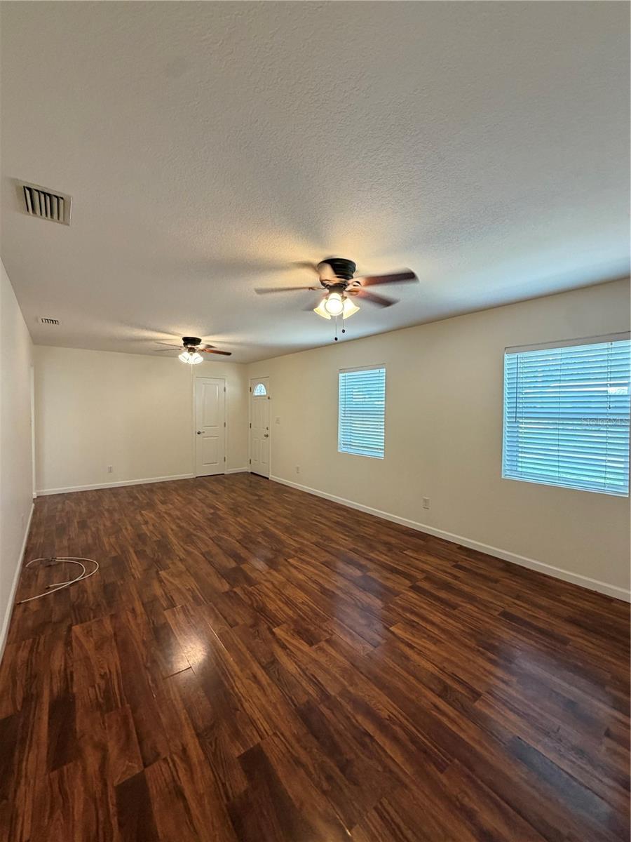 SUNNY DELL - Residential