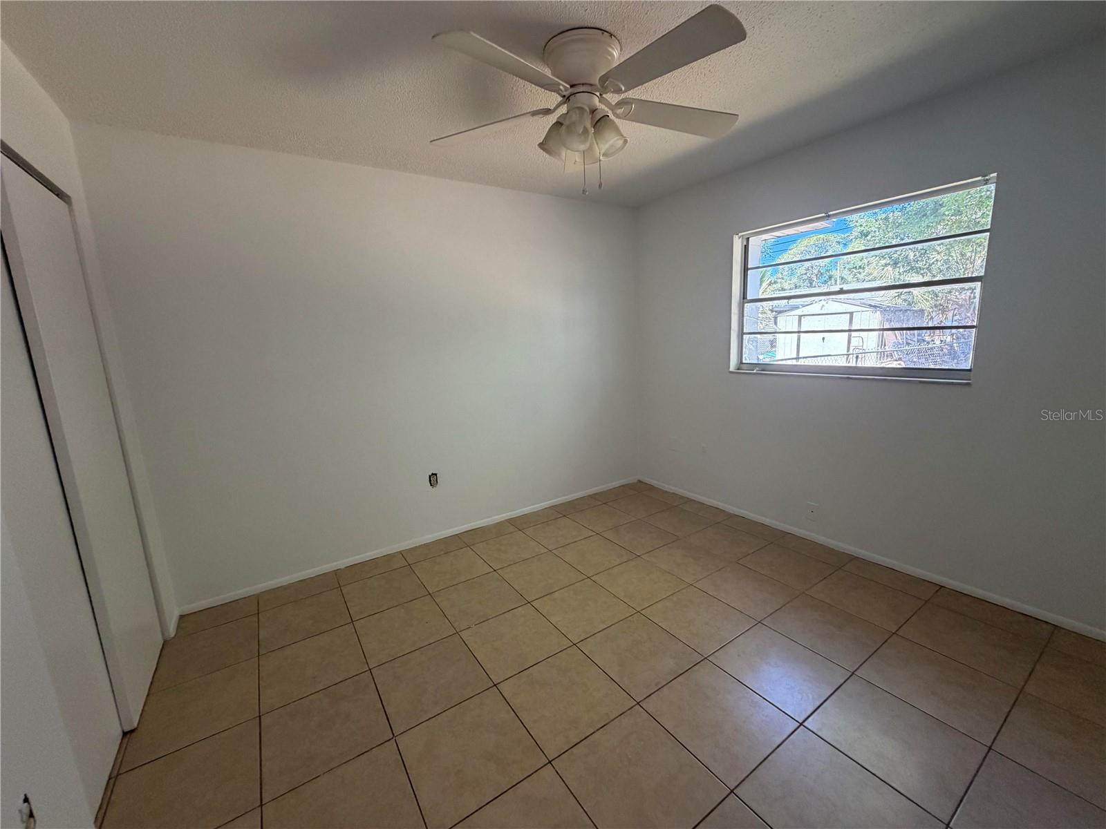 HOLIDAY HEIGHTS 2ND ADD - Residential Lease