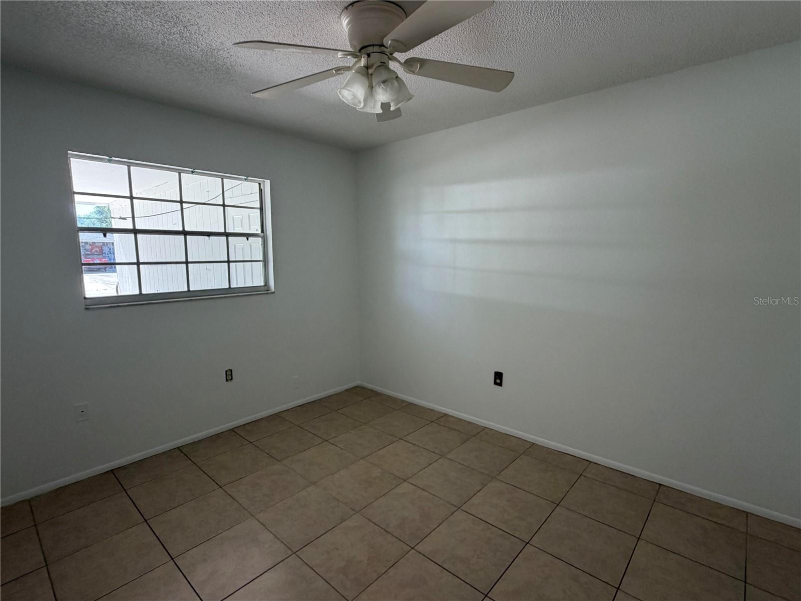 HOLIDAY HEIGHTS 2ND ADD - Residential Lease