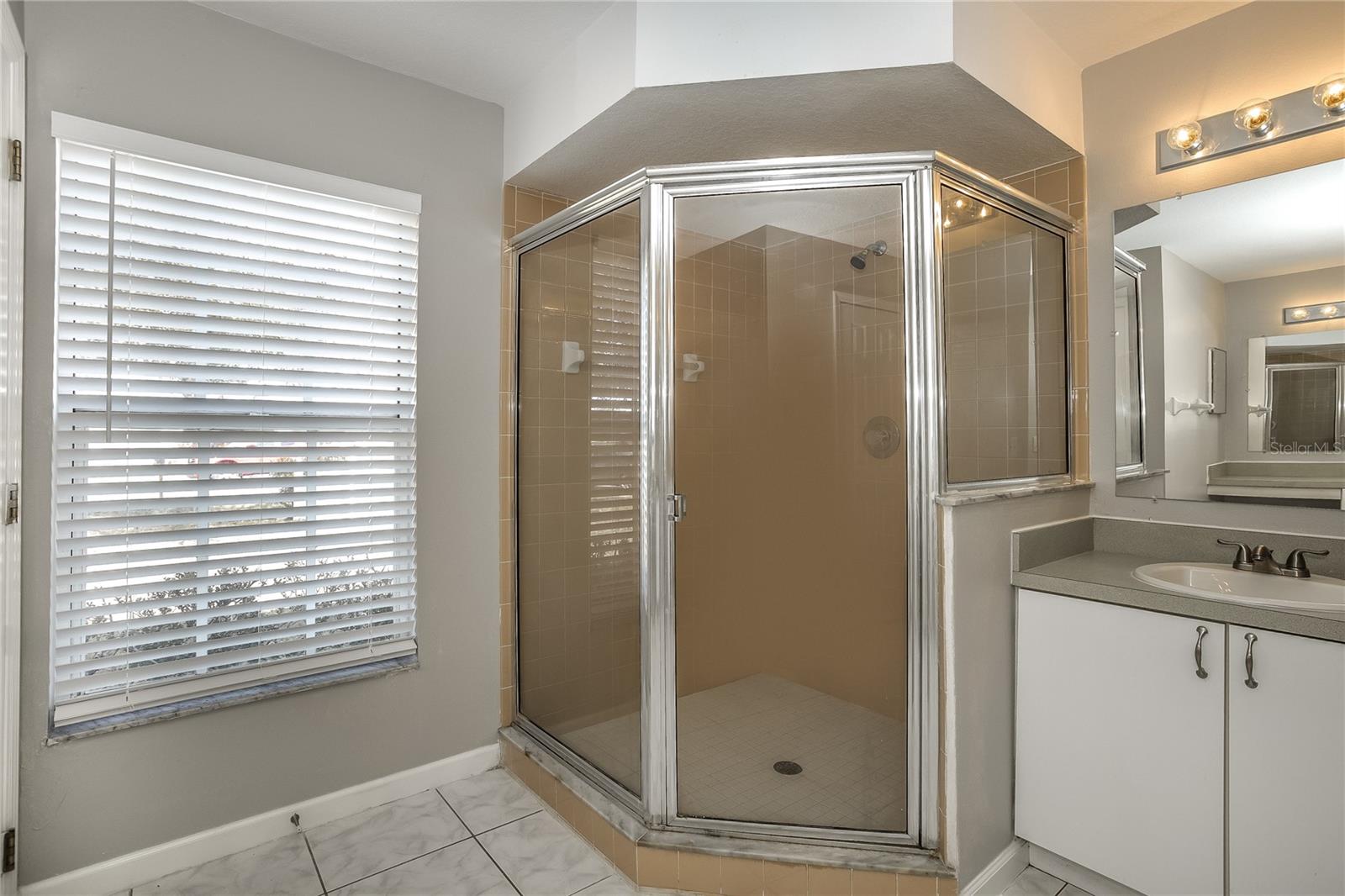 REGENCY POINTE - Residential Lease