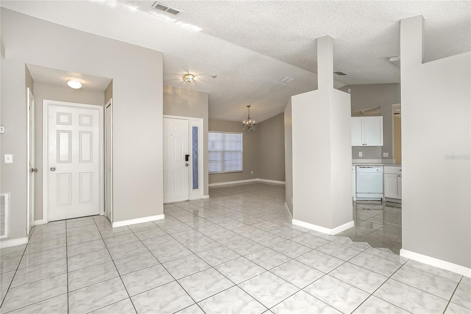 REGENCY POINTE - Residential Lease
