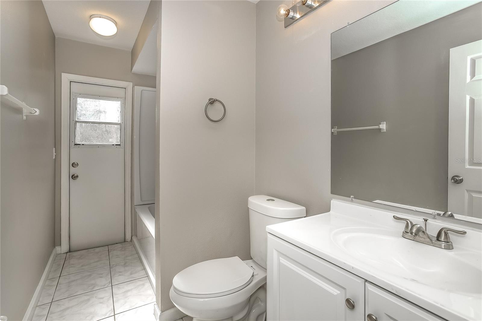 REGENCY POINTE - Residential Lease