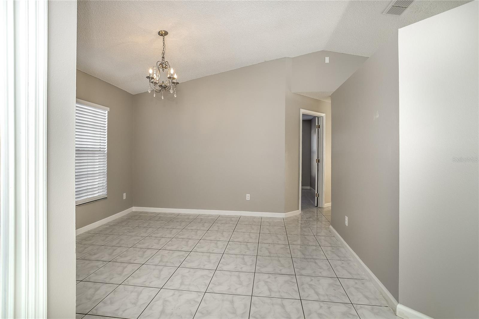 REGENCY POINTE - Residential Lease