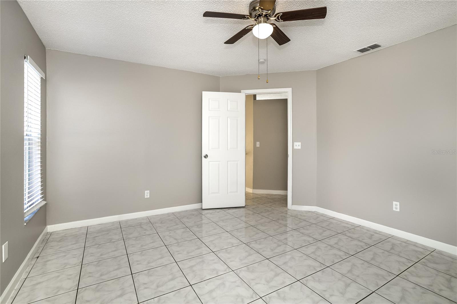 REGENCY POINTE - Residential Lease