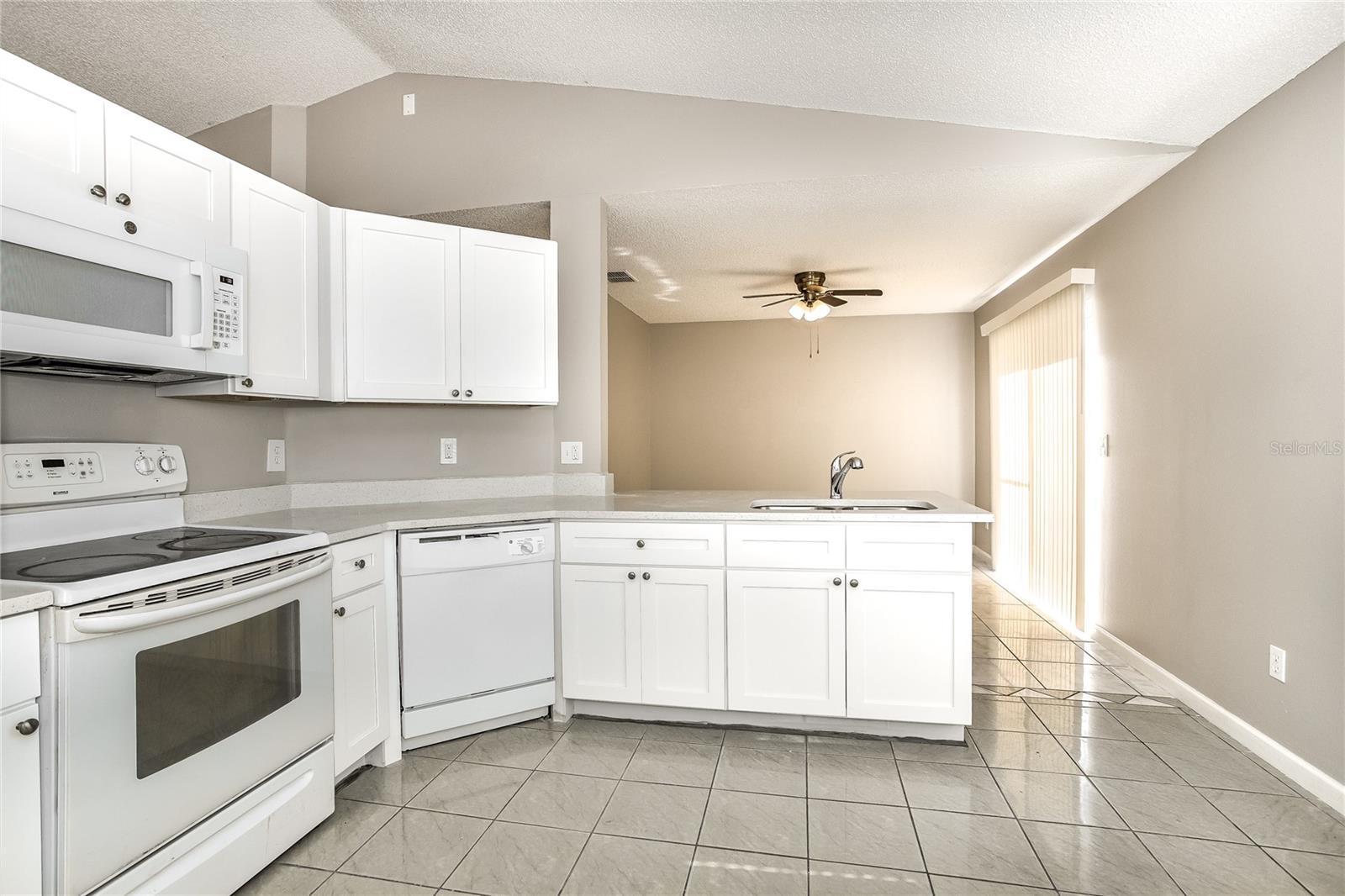 REGENCY POINTE - Residential Lease