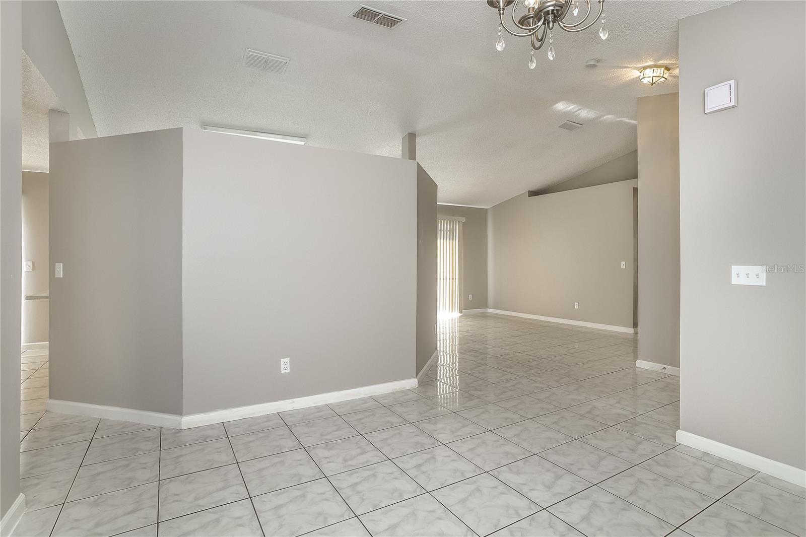 REGENCY POINTE - Residential Lease