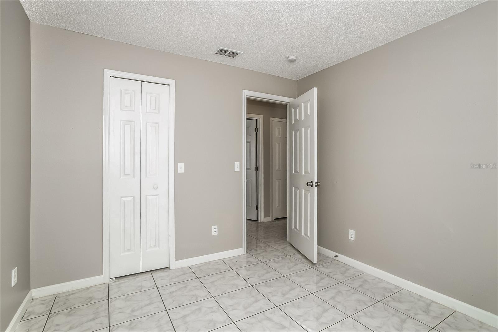 REGENCY POINTE - Residential Lease