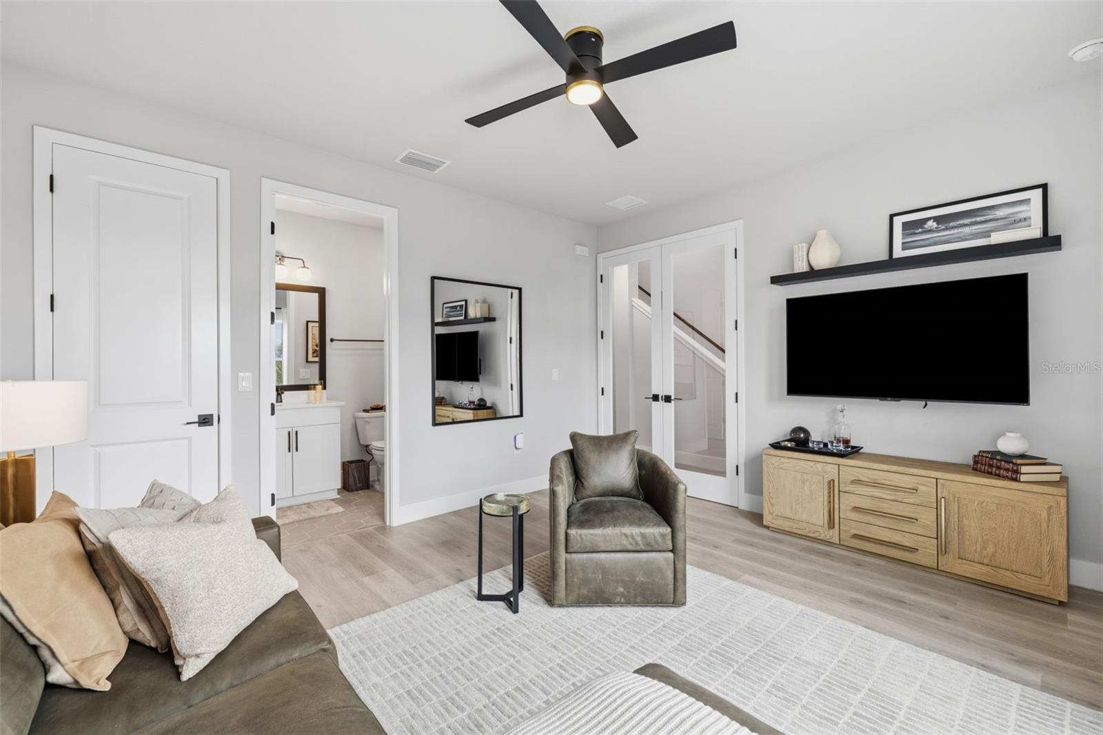 EMERALD LNDG/WATERSIDE - Residential
