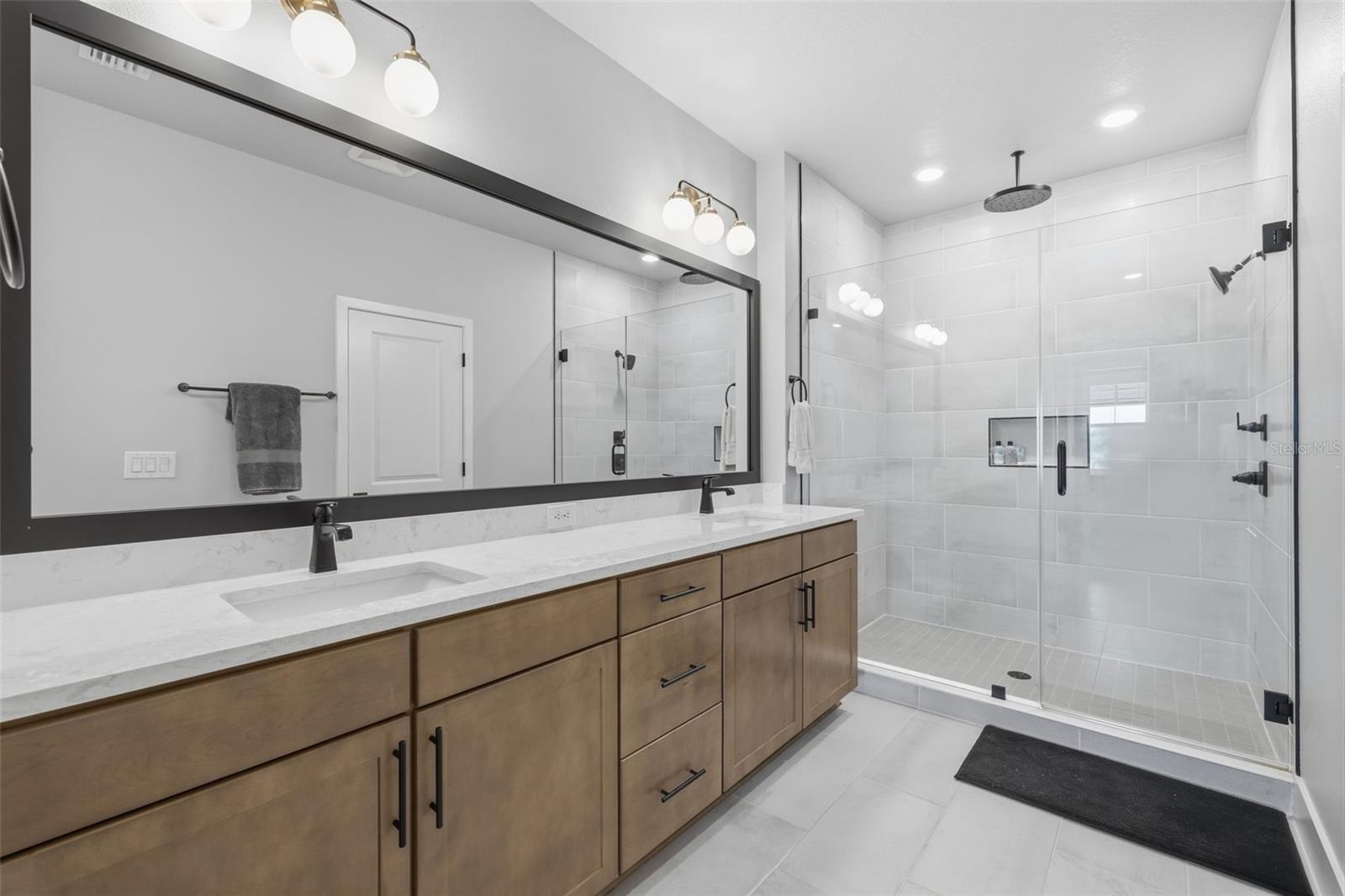 EMERALD LNDG/WATERSIDE - Residential