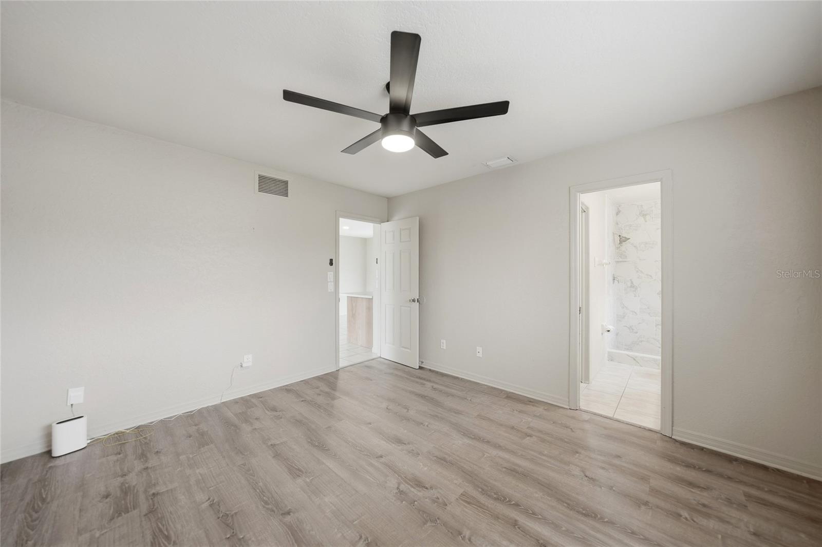 CHARLOTTE PARK - Residential