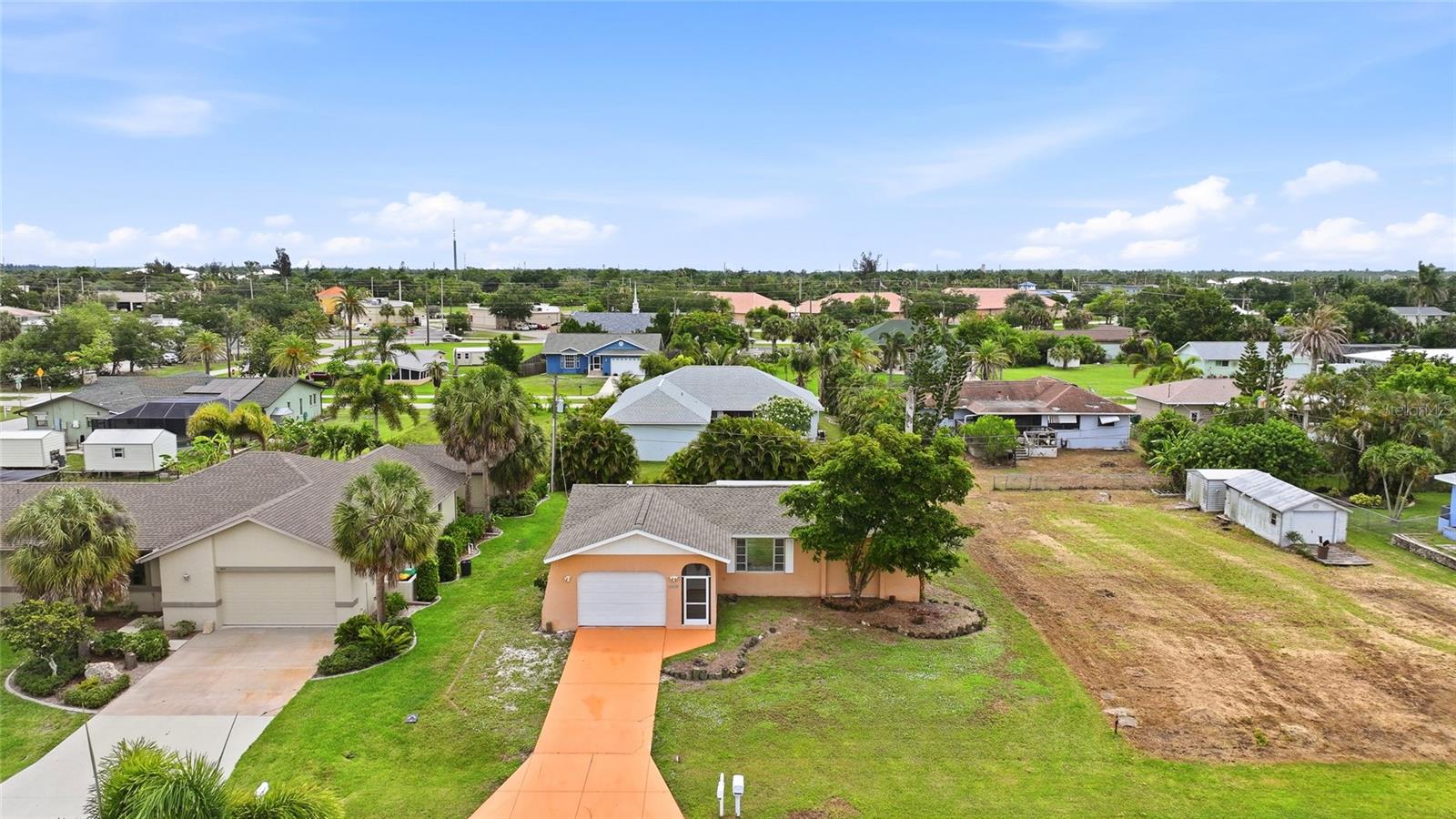 CHARLOTTE PARK - Residential